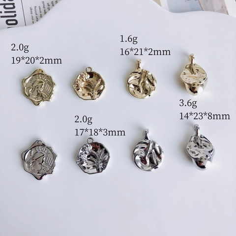 Vintage Alloy Coin Relief Pendants Floral Relief Charms For Earring Necklace DIY Jewelry Making Gold Silver Accessory