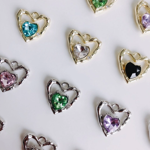 Exquisite Heart Shaped Alloy Pendant With Colorful Zirconia Inlay Liquid Metal Style For DIY Necklace Bracelet Making Jewelry Accessories
