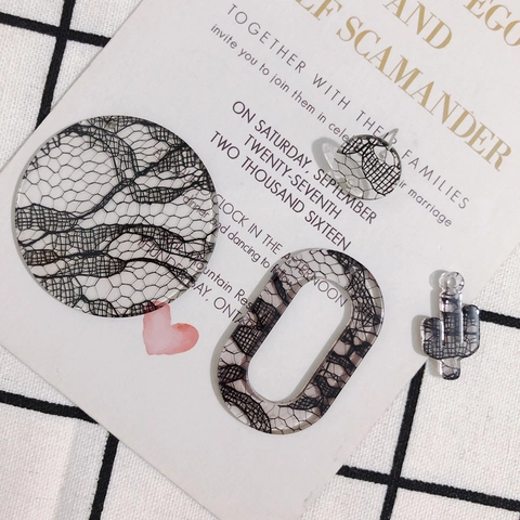 Accessoires de Création de Bijoux en Acrylique Rétro Français Texture de Dentelle Géométrie Rond Ovale Cactus Pendentifs DIY