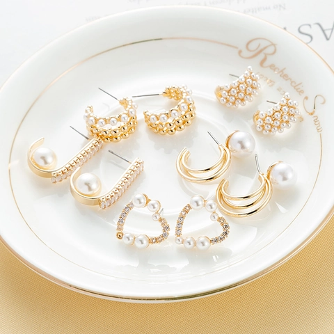 Französisch Vintage Gold Plated Legierung Künstliche Perle Ohrringe Zirkonia Eingelegt Herz Geometrische C-Förmige Schmuck Geschenk Damen