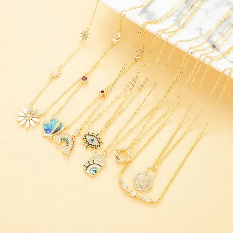 Collana con Pendente in Rame e Zirconia per Donna Lusso Leggero Placcato Oro Farfalla Malocchio Cuore Margherita Gioielli