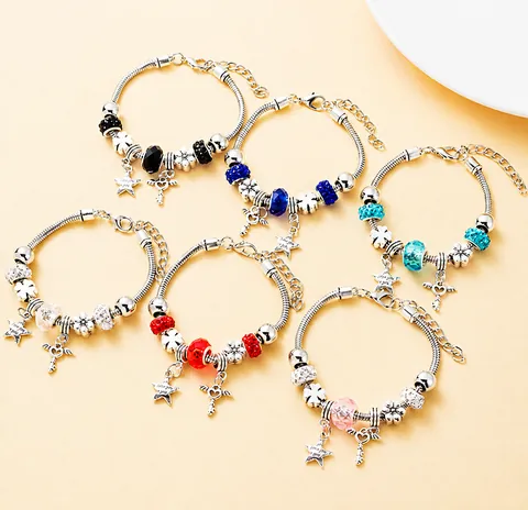Mode Legierung Strass Perlen Charm Armband Für Damen Stern Herz Blume Schlüssel Anhänger Love Schmuck Verstellbare Schlangenkette Armband