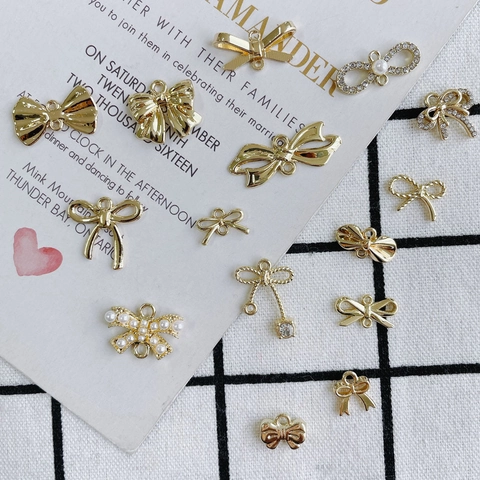 Colgantes de Lazo de Aleación para Fabricación de Joyas DIY Oro Galvanizado Dijes de Lazo Con Perla Artificial y Decoración de Strass Accesorios