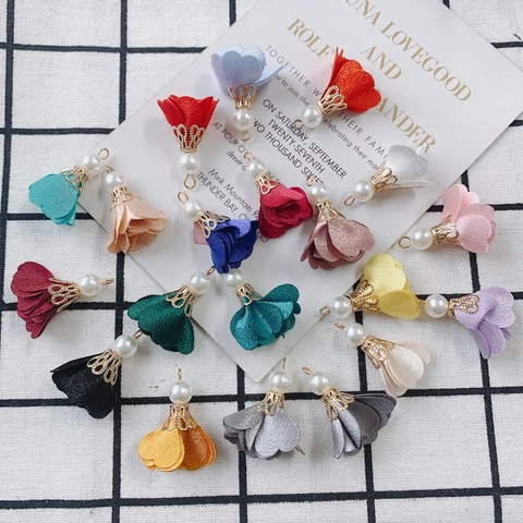 Accessoires de Bijoux DIY Tissés à la Main Élégant Pendentif Gland en Tissu de Satin Rétro Avec Calotte en Alliage Perle Artificielle