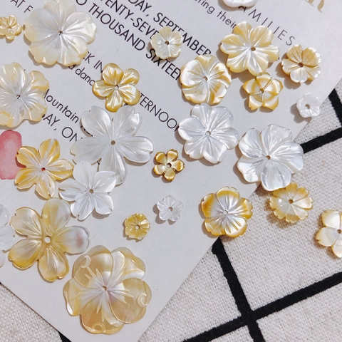 Perles en Coquillage Naturel en Forme de Fleur pour la Fabrication de Bijoux DIY Accessoires Floraux Artisanaux Breloques en Nacre pour Boucles d'Oreilles Épingles à Cheveux