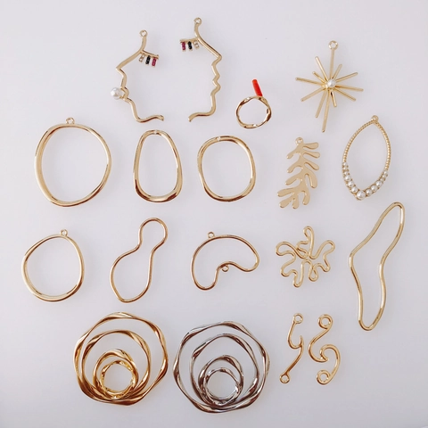 DIY Schmuckzubehör Legierung Anhänger Für Ohrring Halskette Herstellung Unregelmäßige Geometrische Abstrakte Gesicht Charms Vergoldet Versilbert