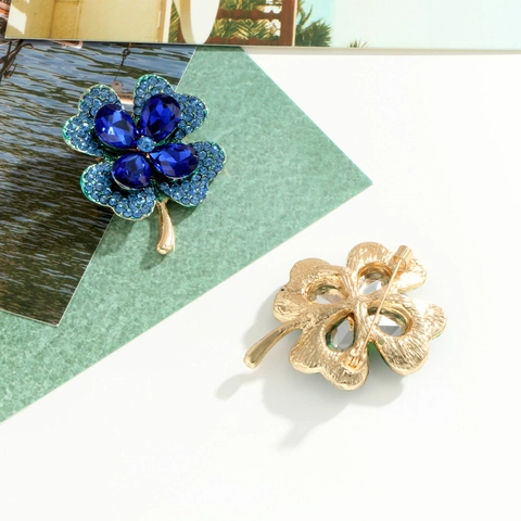 Elegant Four Leaf Clover Brooch Pin Alloy Rhinestone Inlaid Crystal Brooches For Women Fashion Jewelry Wedding Accessory