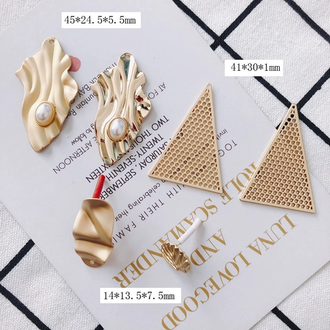 Geometrische Legierung Schmuck Anhänger Vergoldet Dreieck Hohl Charms Künstliche Perlenimitat Wellen Zubehör Für DIY Ohrringe Schmuckherstellung