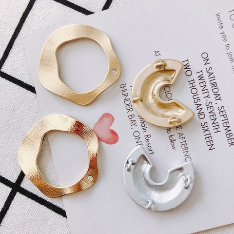 Accessori per Gioielli in Lega Galvanizzata DIY Ciondolo Geometrico Irregolare Tondo Cavo per Realizzazione Orecchini Collane Commercio All'Ingrosso