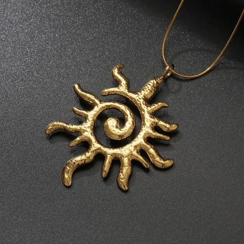 Boho Gold Plattiert Edelstahlkette Kupferlegierung Spirale Sonne Anhänger Halskette Für Damen Gehämmerte Textur Schmuck