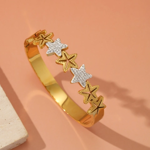 Elegante Bracciale Rigido a Cerniera in Acciaio Inossidabile con Stella Pentagramma e Strass Gioielli da Donna Placcati in Oro