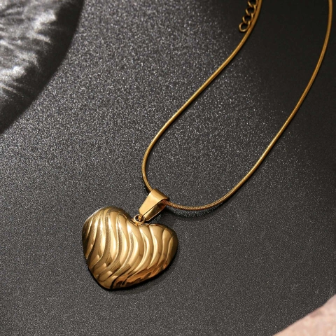 Collier Pendentif Cœur en Acier Inoxydable 304 Minimaliste Ondulation d'Eau Plaque Or Chaîne Serpent Bijoux Élégants pour Femmes