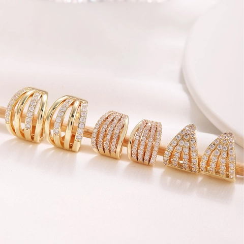 Lussuosi Orecchini Huggie Geometrici in Rame con Strass per Donna Orecchini a Cerchio con Strass Multi Riga Gioielli Vintage