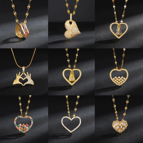Collana con Pendente a Cuore in Ottone Placcato Oro 18K Vintage per Donna Gioielli con Strass Intarsiati Gesto del Cuore