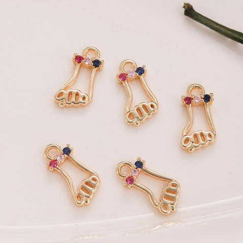 Pendentif Empreinte de Bébé en Cuivre Plaqué Or 18K Zircon Coloré Micro Pave Accessoire DIY pour Collier Bracelet Bijoux Femme