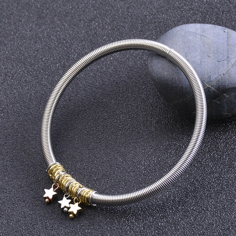Alloy Spring Coil Bracelet With Tri-Color Star Charms Adjustable Guitar String Style Bangle Three Tone Pendant Jewelry
