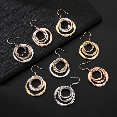 Pendientes de Triple Anillo Superpuesto Irregular Con Poste de Plata de Ley 925 Aleación de Zinc Martillado Pendientes Geométricos para Mujer