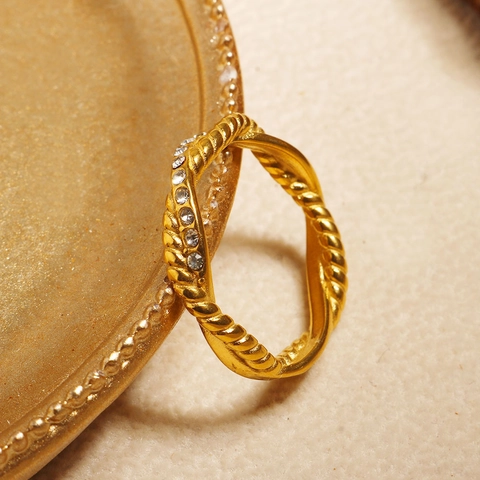 Bague pour Femme Plaqué Or en Acier Inoxydable Torsadée Avec Zircon Bague de Doigt Tissage Élégante Bijoux de Mode