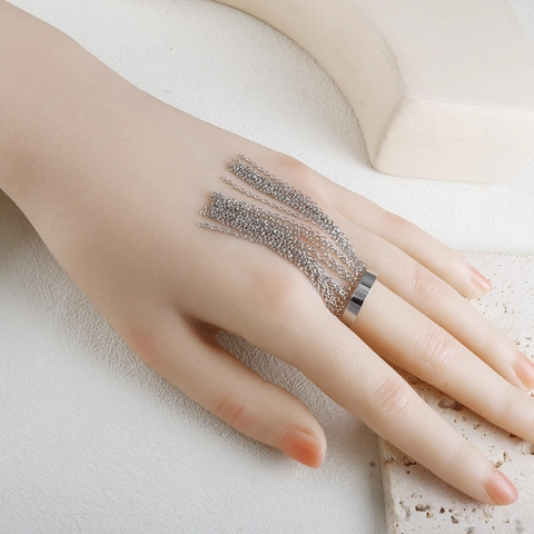 Europäischer Stil Edelstahl Quaste Kette Ring Für Damen Minimalistische Mode Geometrische Schleife Ring Mit Langen Kettenquasten Schmuck