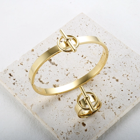 Ensemble de Bijoux de Mode en Acier Inoxydable pour Femme Plaqué Or Avec Fermoir Cabillot Bracelet et Bague Assortis