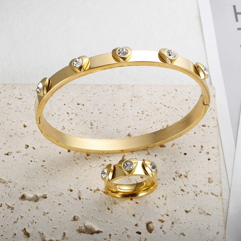 Fashion Stainless Steel Jewelry Set For Women Gold Plated Heart Zirconia Hinged Bangle And Matching Finger Ring Accessory
