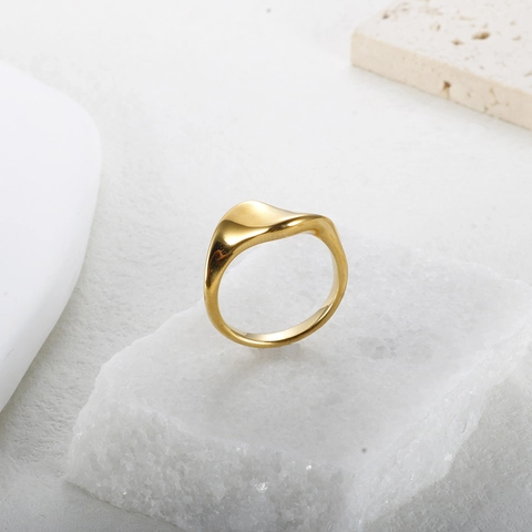18K Gold Plated Stainless Steel Wavy Curved Ring Sunburst Signet Ring For Women Minimalist Fashion Geometric Jewelry Gift
