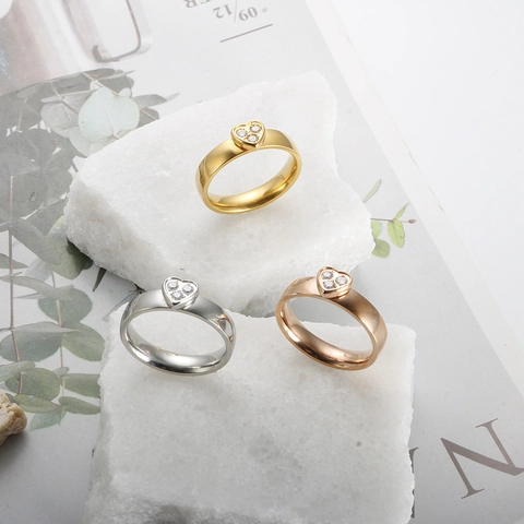 Stainless Steel Heart Ring Three Zircon Inlaid Minimalist Jewelry For Women Gold Silver Rose Gold Fashion Finger Ring