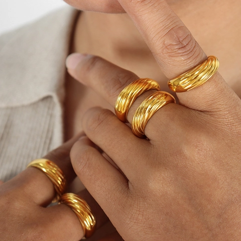 Anello Croissant a Spirale Vintage Francese in Acciaio al Titanio Placcato Oro Argento Minimalista Geometrico per Donna
