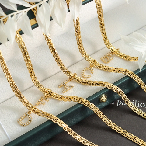 French Vintage Gold Plated Titanium Steel Initial Pendant Necklace For Women Brass Chain Zirconia Alphabet Letter Necklace