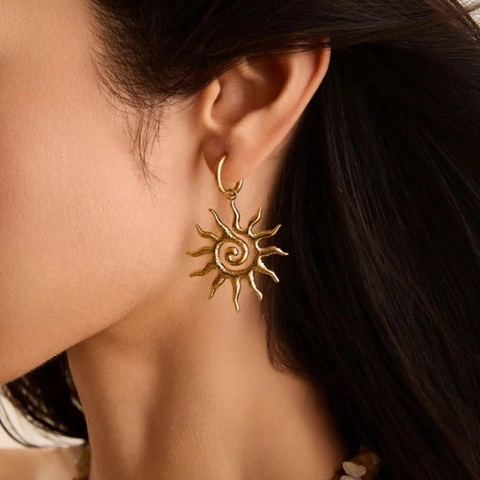 Boucles d'Oreilles Créoles Soleil Spirale en Acier Inoxydable Rétro pour Femmes Plaqué Or Texture Martelée Bijoux Bohème
