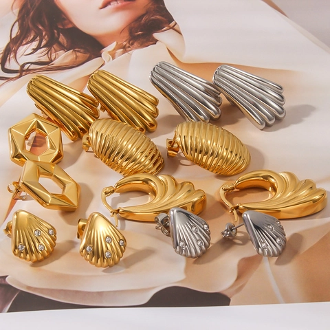 Orecchini Acciaio Inossidabile Placcato Oro 18K Vintage Geometrico Pieghe Conchiglia Strass Orecchini Donna Gioielli