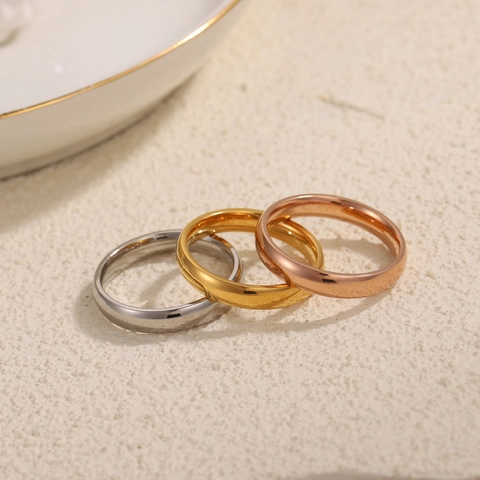 Anello in Acciaio al Titanio Con Strass Moda Semplice Nicchia Lusso Leggero Anello Liscio per Uomo Donna Gioielli Quotidiani