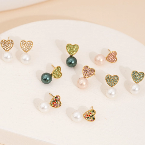 Boucles d'Oreilles Clous en Forme de Cœur en Acier Inoxydable Élégantes pour Femmes Plaquées Or 18K Micro Pavé Zirconia Perle Artificielle