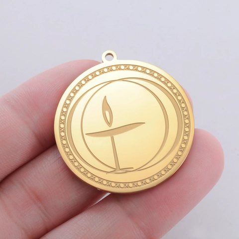 Roestvrij Staal Vlammende Kelk Ronde Hanger Religieus Symbool Gegraveerd DIY Sieraden Accessoire Voor Ketting