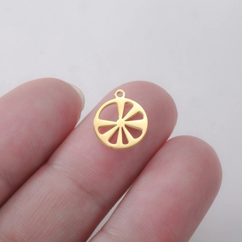 Ciondolo a Fetta di Limone Cavo Acciaio Inossidabile Rotondo Frutta Charm Per DIY Gioielli Collana Braccialetto Orecchini