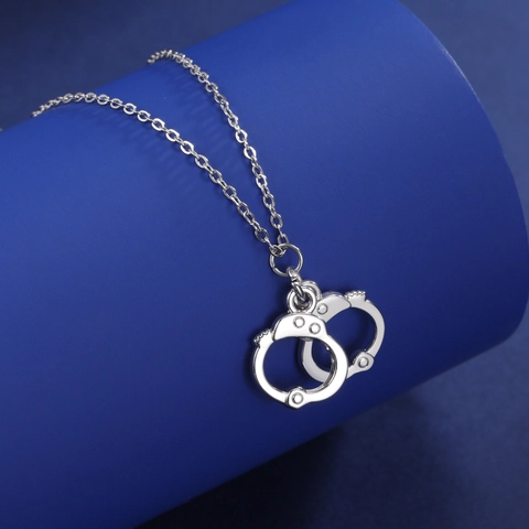 Punk Antique Silver Handcuff Pendant Necklace Alloy Cross Chain Minimalist Jewelry For Women Men Everyday Fashion Accessory