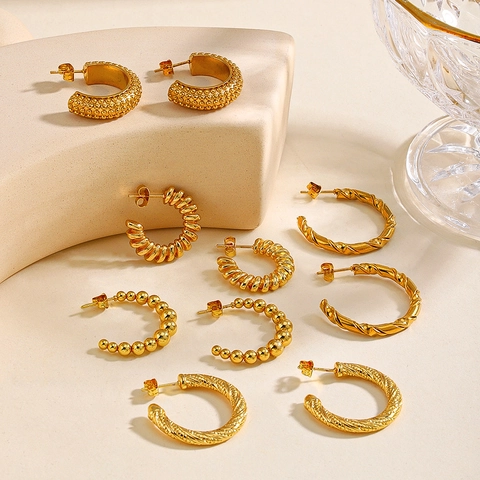 Mode Edelstahl C-Förmige Creolen Für Damen 18K Vergoldet Retro Gedrehte Perlen Geometrische Ohrstecker Schmuck