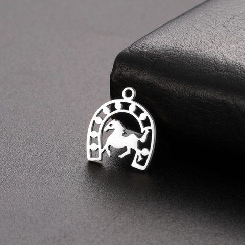 Pendentif Cheval Fer à Cheval en Acier Inoxydable Accessoire Bijoux DIY Or Argent Plaqué Charme Animal de la Chance