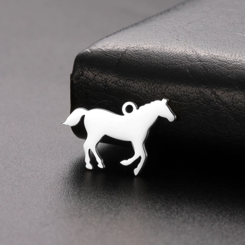 Pendentif Silhouette Cheval en Acier Inoxydable pour Création Bijoux DIY Charm Cheval Plaqué Or Argent Style Animalier