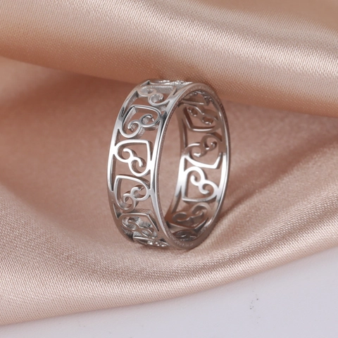 Fashion Hollow Heart Stainless Steel Ring Artistic Scroll Pattern Wrap Band Ring Elegant Jewelry Gift For Men Women