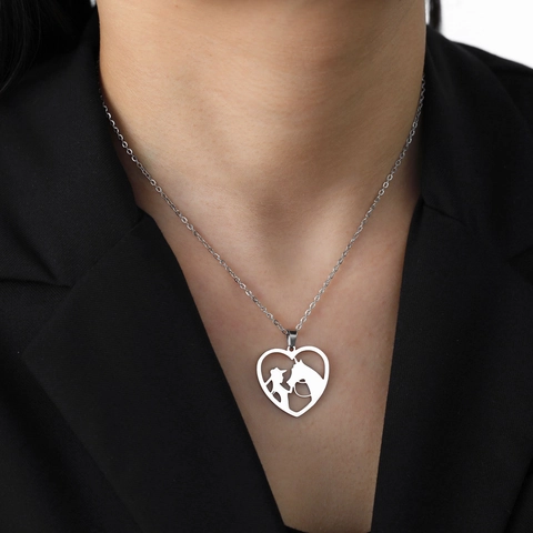 Collana con Pendente a Cuore in Acciaio Inossidabile per Donna Catena a Clavicola con Silhouette di Ragazza e Cavallo