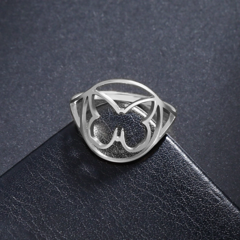 Anillo de Acero Inoxidable Minimalista con Mariposa Calada de Moda Oro Plata Geométrico Redondo para Mujer Joyería