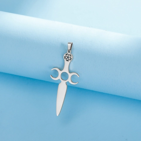 Ciondolo a Forma di Spada Pentagramma Tripla Luna in Acciaio Inossidabile Punk Retrò Gotico Wicca Pagano Charm Gioielli Uomo Donna