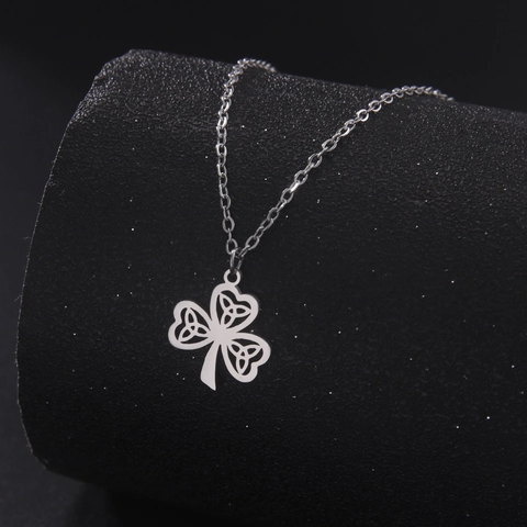 Women Stainless Steel Shamrock Pendant Necklace Celtic Knot Hollow Irish Clover Luck Jewelry For St. Patrick's Day Gift