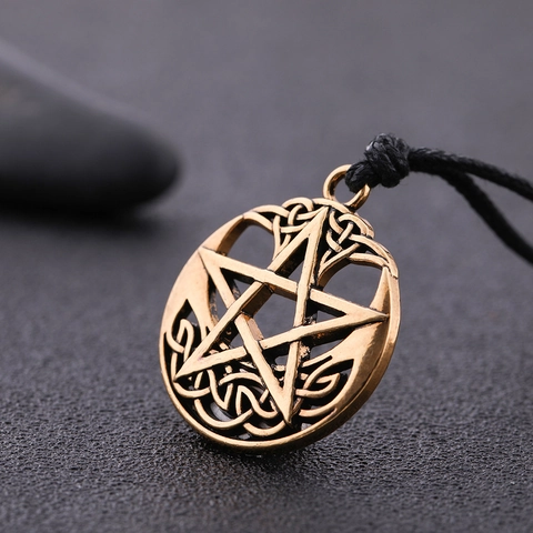 Vintage Alloy Pentagram Necklace Men Celtic Knot Star Pendant Gothic Punk Rock Hip Hop Streetwear Style Jewelry Necklace
