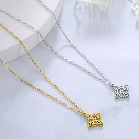 Collier Pendentif Nœud de Sorcière en Acier Inoxydable 304 Bijoux Géométriques Nœud Celtique Vintage Unisexe Hypoallergénique