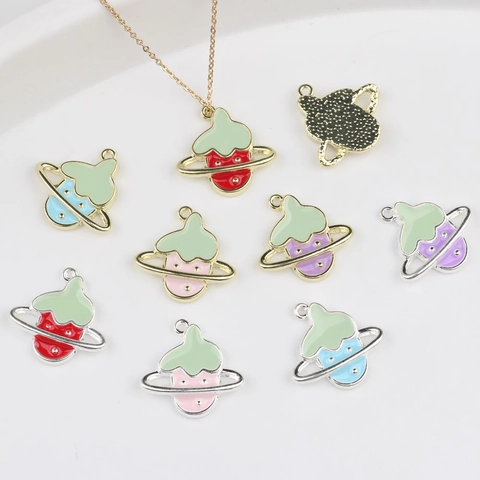 Pendente in Lega di Smalto a Forma di Fragola Cartone Animato per Creazione Gioielli Fai da Te Pendant Only (Without Chain)