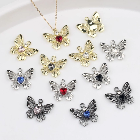 Pendentif Papillon en Alliage Forme de Cœur Incrusté de Strass Ajouré Accessoire de Bijouterie DIY pour Collier Bracelet Boucles