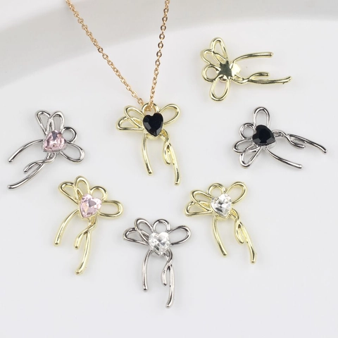 Pendentif Cœur Nœud en Alliage Incrusté de Zirconium pour DIY Collier Bracelet Femmes Pendentif Uniquement