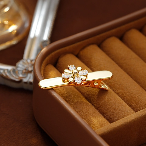 Eleganter Blumen Haarklammer Für Damen Kupfer Zirkonia Vergoldet Entenschnabel Seitenclip Pendler Haarschmuck